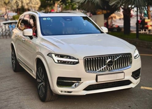 Ngỡ ngàng giá bán của Volvo XC90 2023 ‘siêu lướt’ sau 1 năm lăn bánh