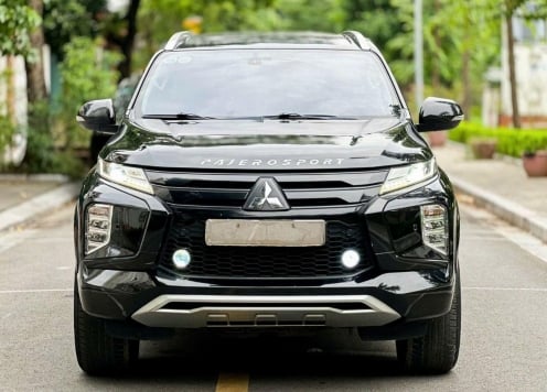 Mitsubishi Pajero Sport 2020 sử dụng 4 năm lên sàn xe cũ với giá khó tin