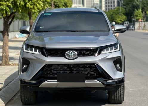 Toyota Fortuner 2024 chạy ‘siêu lướt’ 8.000 km lên sàn xe cũ với giá khó tin