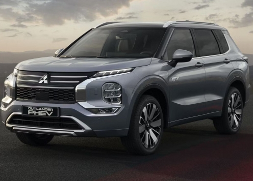 Mitsubishi Outlander 2025 trình làng: Nâng cấp trang bị, thêm phiên bản hybrid