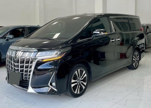 MPV ‘chủ tịch’ Toyota Alphard 2021 rao bán với giá sốc sau 3 năm lăn bánh