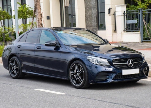 Lăn bánh 5 năm, Mercedes-Benz C 300 2019 lên sàn xe cũ với giá thấp hơn Toyota Camry ‘đập hộp’