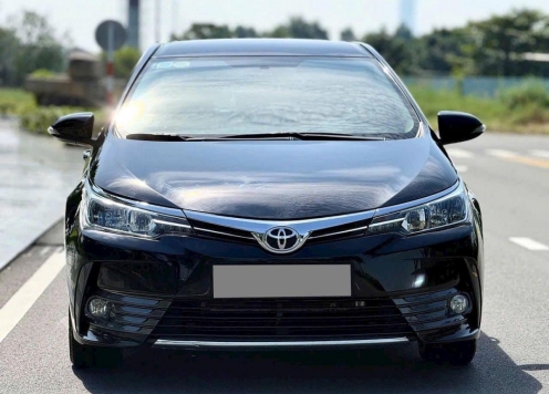 Toyota Corolla Altis 2018 rao bán với giá khó tin sau 6 năm sử dụng