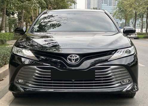 Sau 6 năm lăn bánh, Toyota Camry 2019 có giá bao nhiêu trên sàn xe cũ?