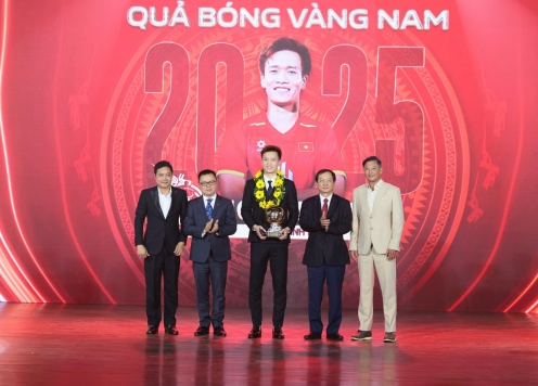 Hoàng Đức lập hat-trick Quả bóng vàng Việt Nam cùng sự đồng hành của LPBank