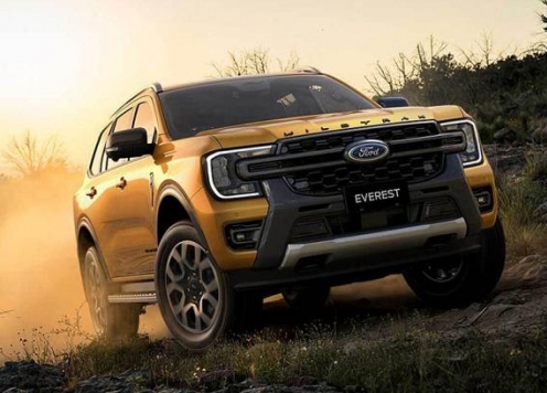 Ford Everest 'cân' cả phân khúc, bán nhiều xe hơn các đối thủ cộng lại