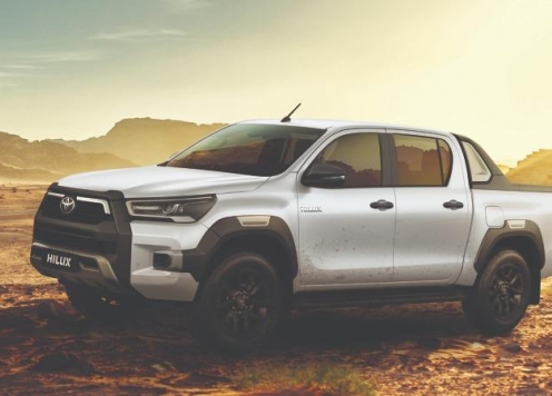 Toyota Hilux vươn lên mạnh mẽ, Ford Ranger vẫn là 'ông hoàng bán tải'