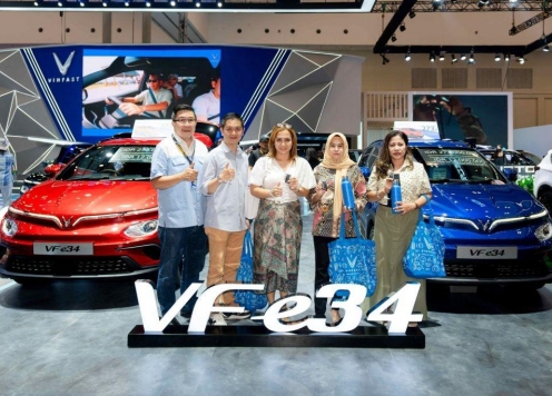 Lô xe điện VinFast VF e34 đầu tiên chính thức được bàn giao đến khách hàng Indonesia