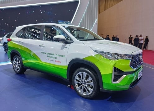 Vén màn Toyota Innova Hybrid chạy bằng nhiên liệu sinh học: Vận hành mạnh mẽ không kém xe điện