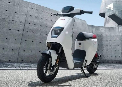 Chi tiết xe máy điện siêu rẻ Honda U-Be 2024: Nhiều tính năng thông minh, chạy 100 km/sạc