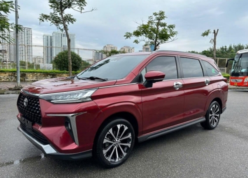 Sau 2 năm sử dụng, Toyota Veloz Cross 2022 lên sàn xe cũ với giá ngỡ ngàng