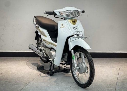 Cận cảnh Honda Dream 125 đời 2023 có giá hơn 100 triệu đồng tại Việt Nam