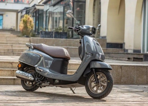 Suzuki US125 - Xe tay ga mang đậm phong cách retro, 'ăn xăng' chỉ 1,6 lít/100 km