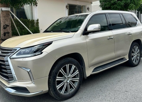 Sau 8 năm lăn bánh, 'SUV chủ tịch' Lexus LX 570 2016 nhập Mỹ bán lại với giá ngỡ ngàng