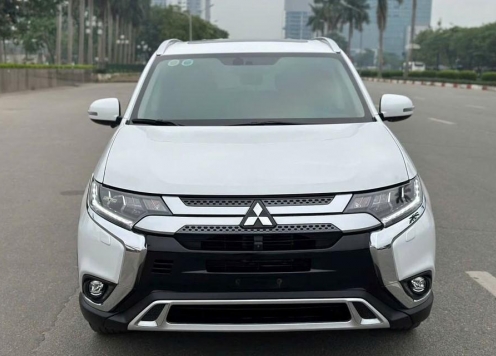 Bất ngờ giá bán lại của Mitsubishi Outlander 2020 sau 4 năm lăn bánh