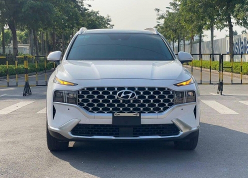 Bất ngờ mức khấu hao của Hyundai Santa Fe 2022 máy dầu sau 2 năm lăn bánh