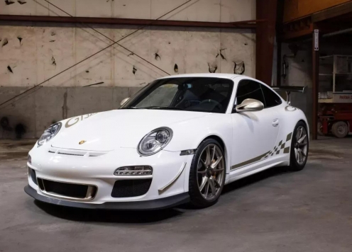 Sau 14 năm lăn bánh, Porsche 997 GT3 RS 2010 được bán với giá cao hơn cả xe mới