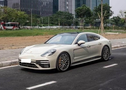 Lăn bánh 10.000 km, Porsche Panamera Turbo S 2021 lên sàn xe cũ với giá khó tin