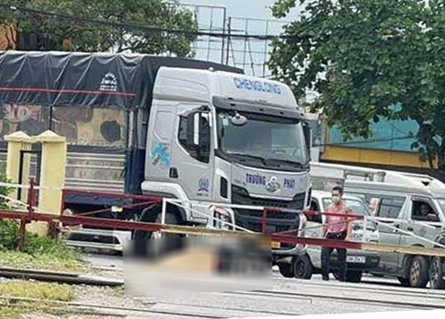 'Điểm mù' xe tải - Sát thủ vô hình trên đường: Người đi xe máy cần biết điều gì?