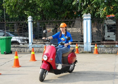 Người dùng Việt cần lưu ý gì khi đổi từ xe máy xăng sang xe máy điện?