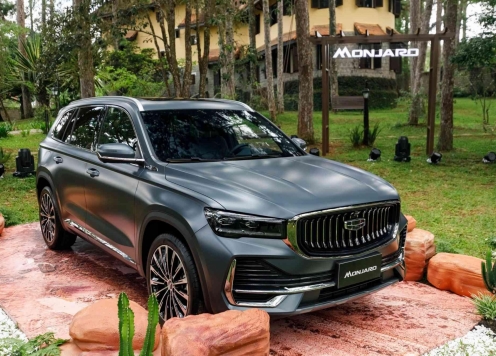 Geely Monjaro chốt giá từ 1,099 tỷ đồng tại Việt Nam, có cả bản xăng và hybrid