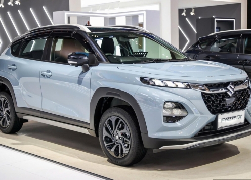 Chiêm ngưỡng Suzuki Fronx trước khi về Việt Nam: Có bản hybrid, giá quy đổi từ 415 triệu đồng