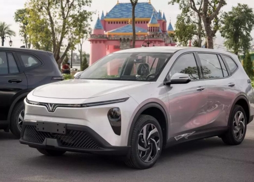 Mục sở thị xe điện VinFast Limo Green vừa 'tham chiến' cuộc đua MPV đa dụng tại Việt Nam
