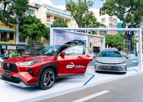 Toyota Việt Nam tung ưu đãi lớn cho loạt xe hybrid dịp cuối năm
