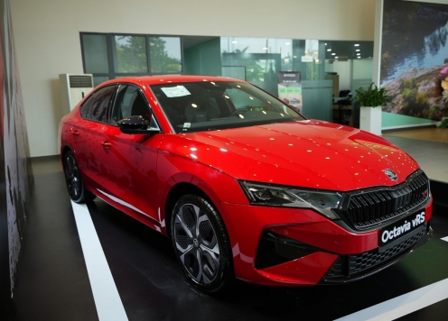 Skoda Octavia vRS xuất hiện tại đại lý: Giá dự kiến 1,5 tỷ đồng, sắp ra mắt cạnh tranh Subaru WRX và Golf R