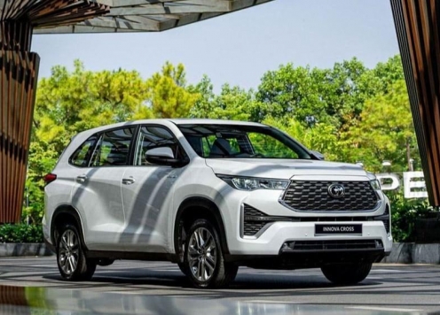 Doanh số xe hybrid 2025: Cuộc đua 'song mã' giữa Innova Cross và Corolla Cross vẫn chưa ngã ngũ