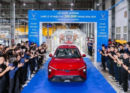 Ô tô điện thứ 200.000 xuất xưởng tại nhà máy VinFast Hải Phòng trong năm 2025: Là 1 chiếc Limo Green
