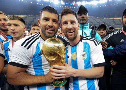 Aguero lên tiếng về khả năng Messi giải nghệ