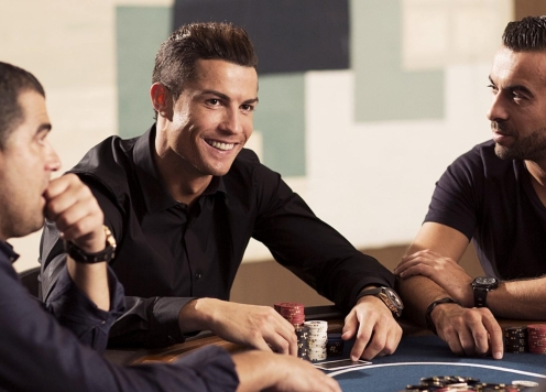 Những sở thích độc lạ của Ronaldo: Chơi poker, sở hữu siêu xe và...