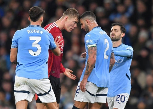 Hojlund 'đá xoáy' sao Man City nên làm diễn viên