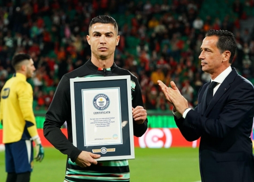 Ronaldo nhận thêm một kỷ lục Guinness