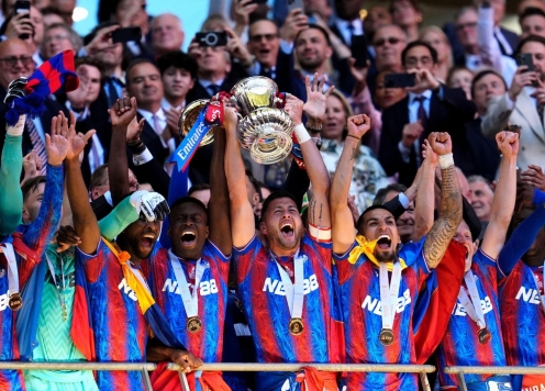Hạ Man City, Crystal Palace tạo lịch sử sau 120 năm