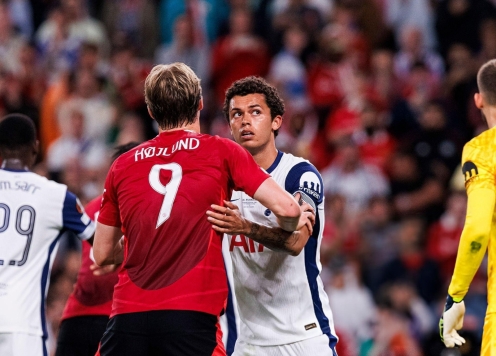 Tottenham lập kỷ lục đánh bại Man Utd