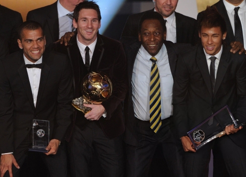 Messi tiến sát thành tích vĩ đại của Pele