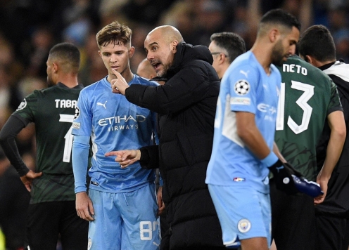 Được liên hệ với MU, Pep Guardiola 'trừng phạt' sao Man City