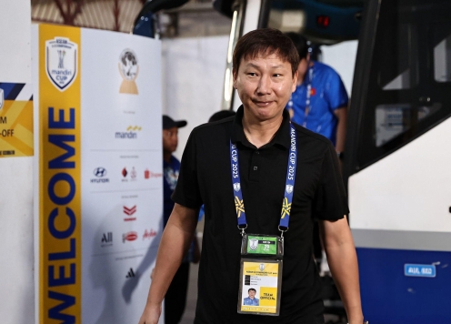 Truyền thông Hàn Quốc không hài lòng với HLV Kim Sang Sik