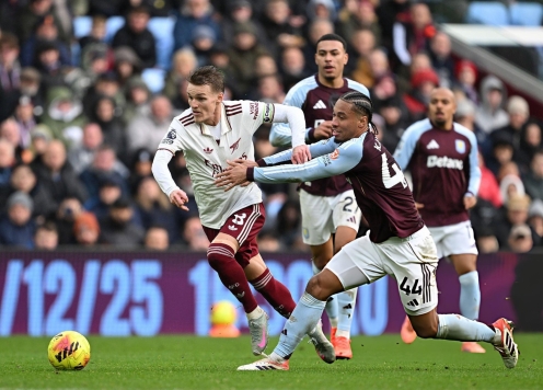 Nghiệt ngã phút cuối, Arsenal thua cay đắng Aston Villa