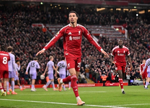 Ekitike lập cú đúp, Liverpool thắng dễ Brighton