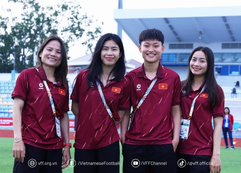 Dàn 'vợ quốc dân' gửi lời chúc tới U22 Việt Nam trước bán kết SEA Games