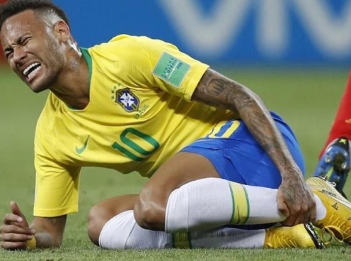 Neymar chính thức bị lật tẩy chiêu trò 'ăn vạ'