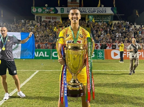 Trung vệ Brazil cao 1m95 chính thức có bến đỗ mới tại V.League