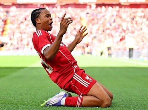 Thần đồng 16 tuổi của Liverpool 'gây sốt' tại châu Âu