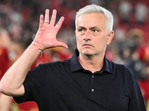 ‘Chán bóng đá’, Mourinho quay về làm ‘soái ca’ trong MV ca nhạc