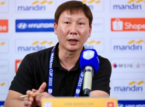 HLV Kim Sang Sik hài lòng với chiến thắng 3-0