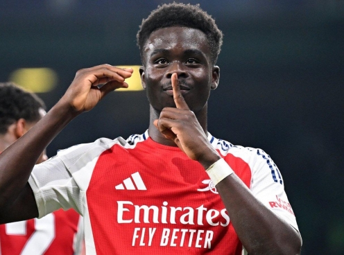 Người khiến Saka trầm trồ sắp là tân binh của Arsenal?