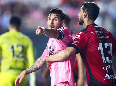 Messi xin lỗi đối thủ sau hành động ăn mừng quá khích